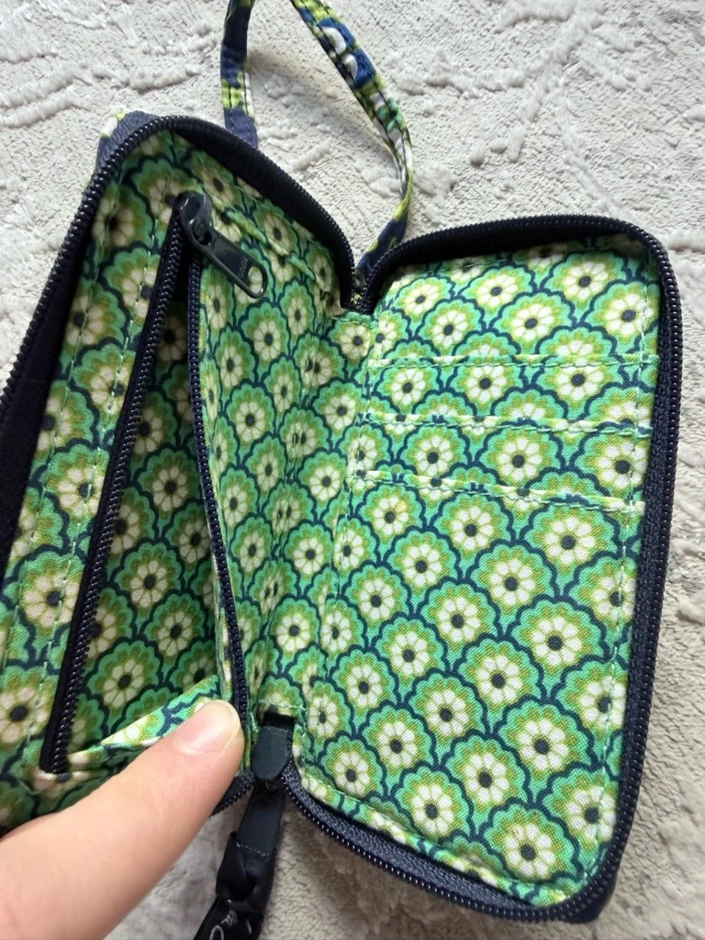 Vera Bradley Navy Blue Lime Green White Quilted Wristlet Wallet - Picture 6 of 6